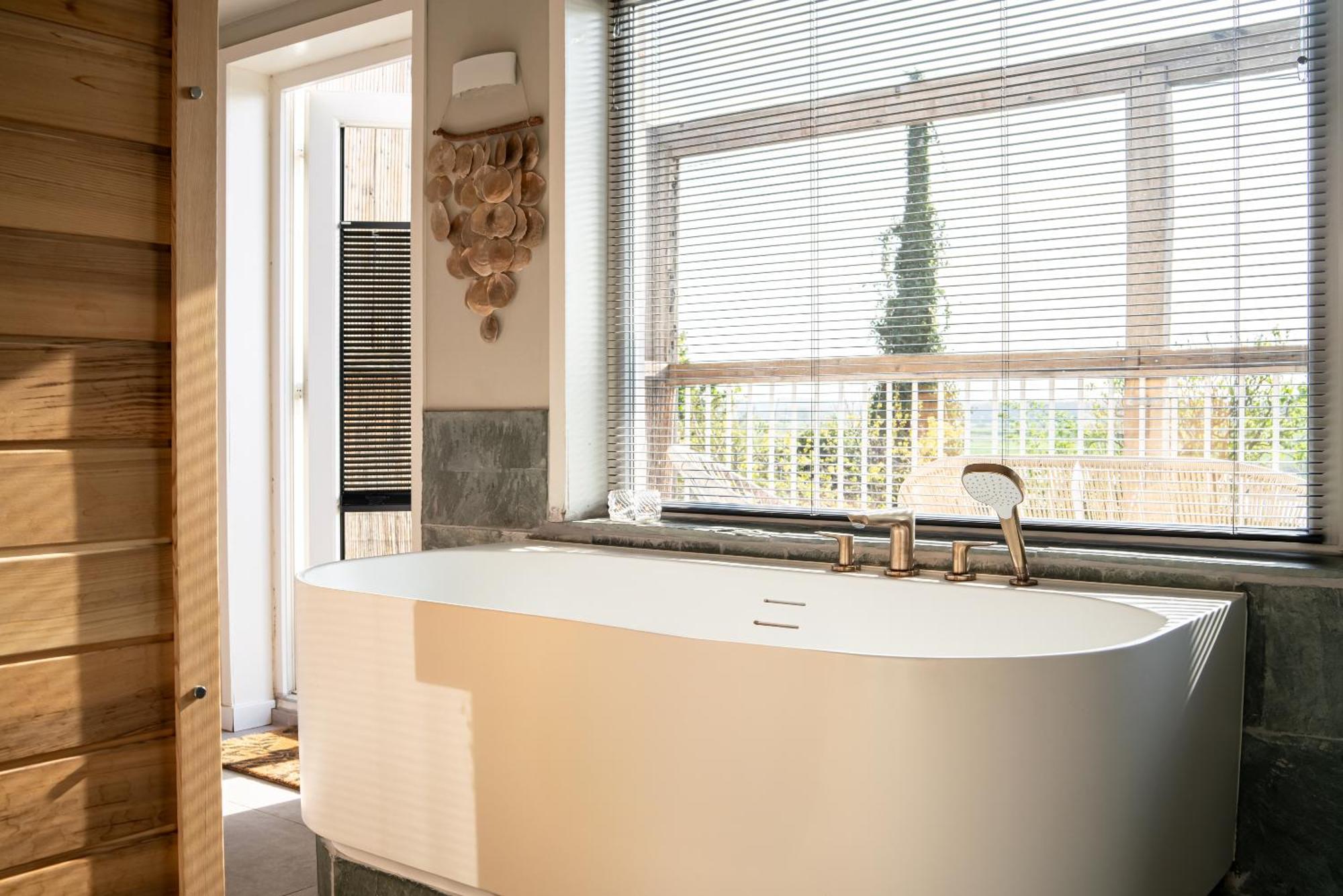 Maas Suites Ланакен Экстерьер фото