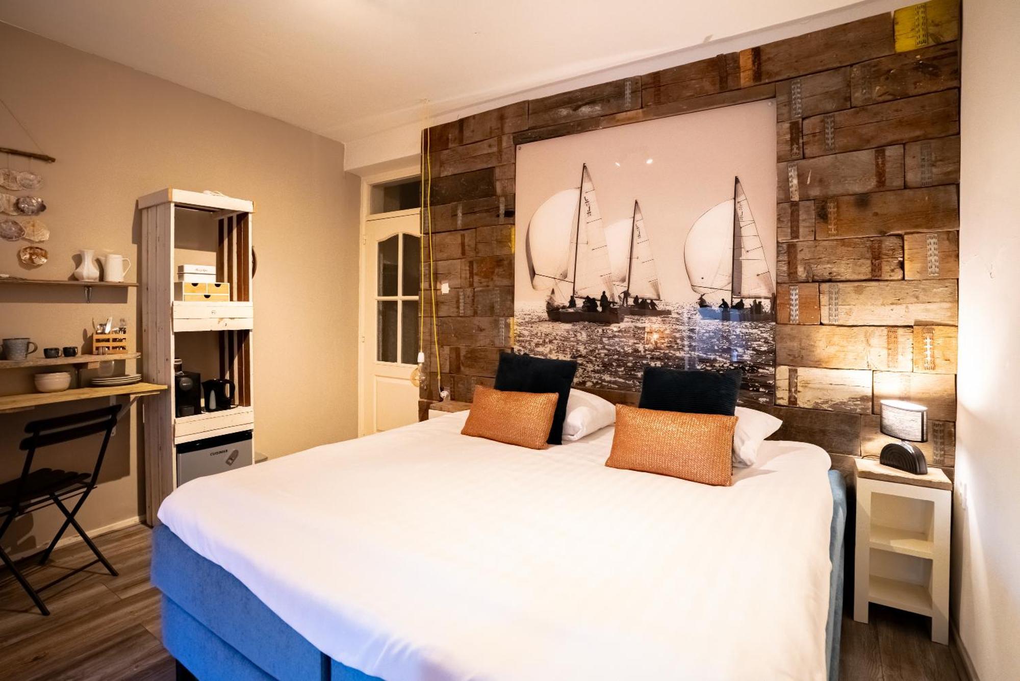 Maas Suites Ланакен Экстерьер фото